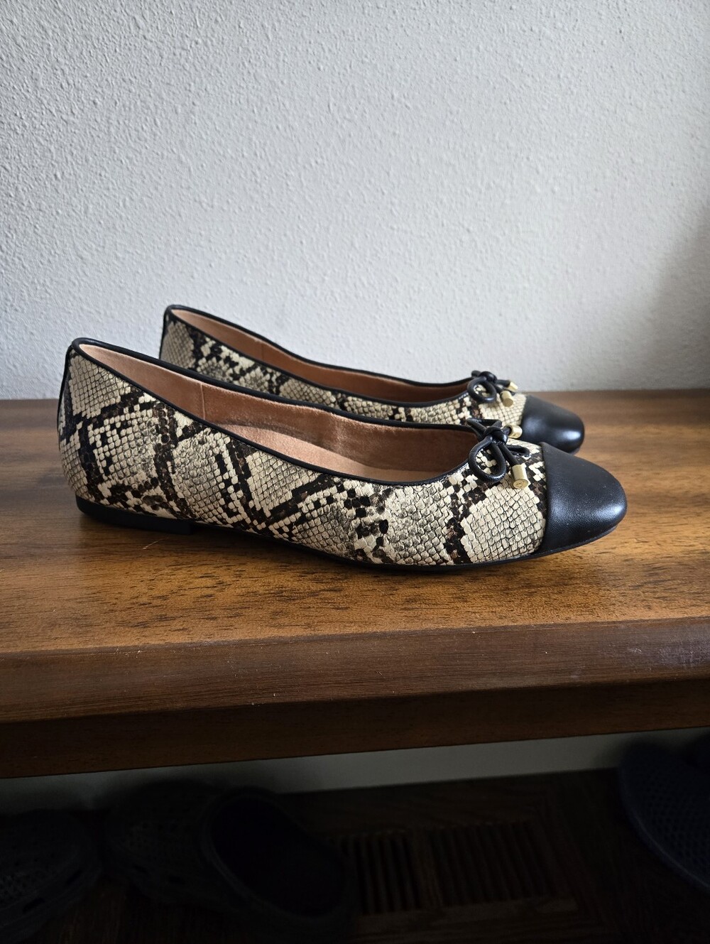 New Vionic Klara Snake Print Ballet Flats Cap Toe Bow Women's 10